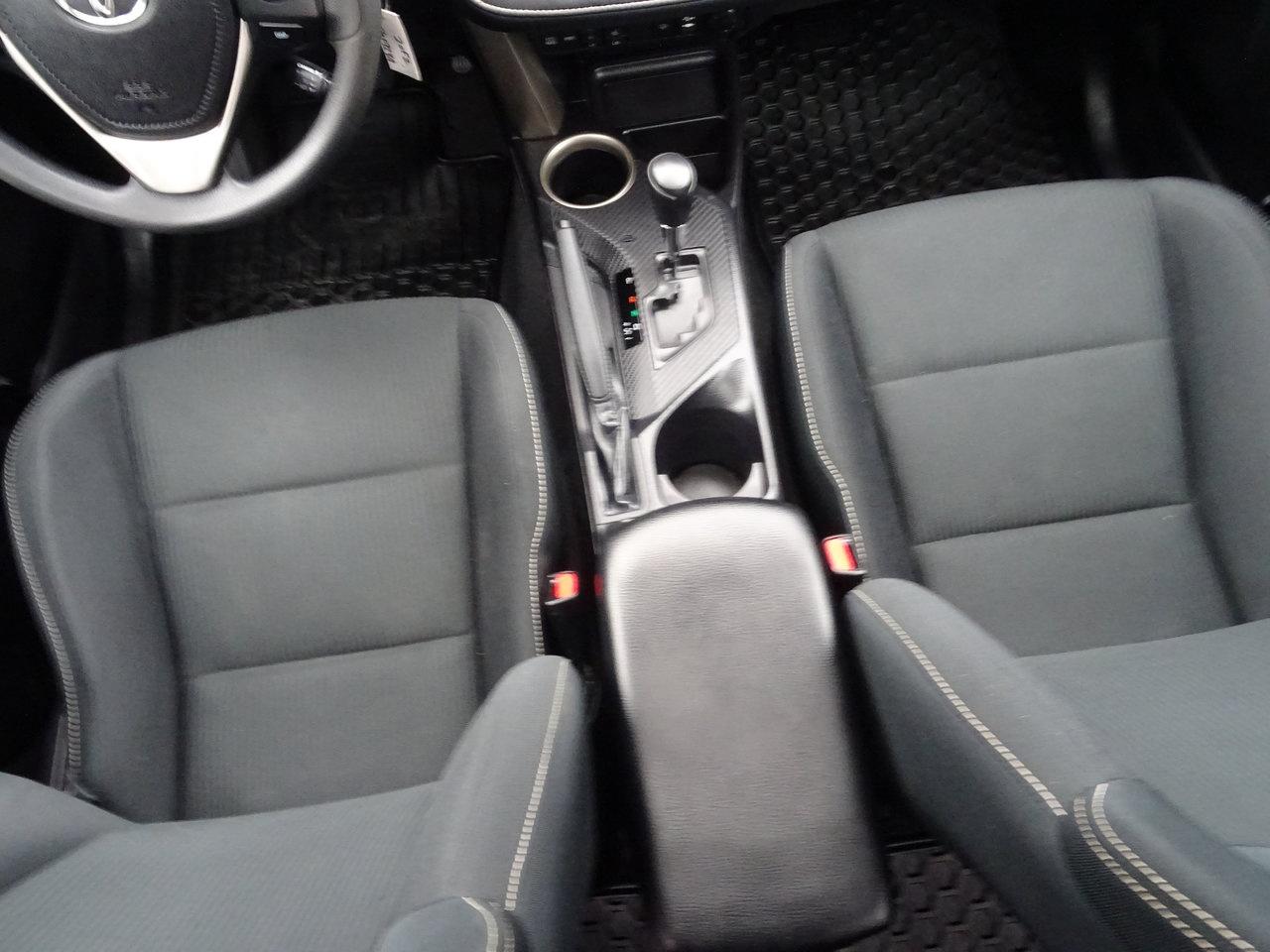 2015 Toyota RAV4 XLE - Photo #10