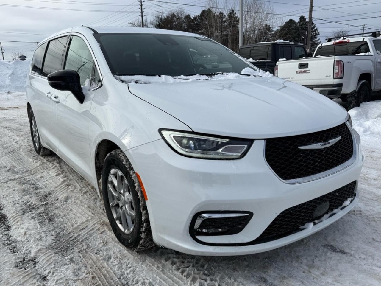 2026 Chrysler Pacifica Select  - Apple CarPlay - $159.40 /Wk Photo3