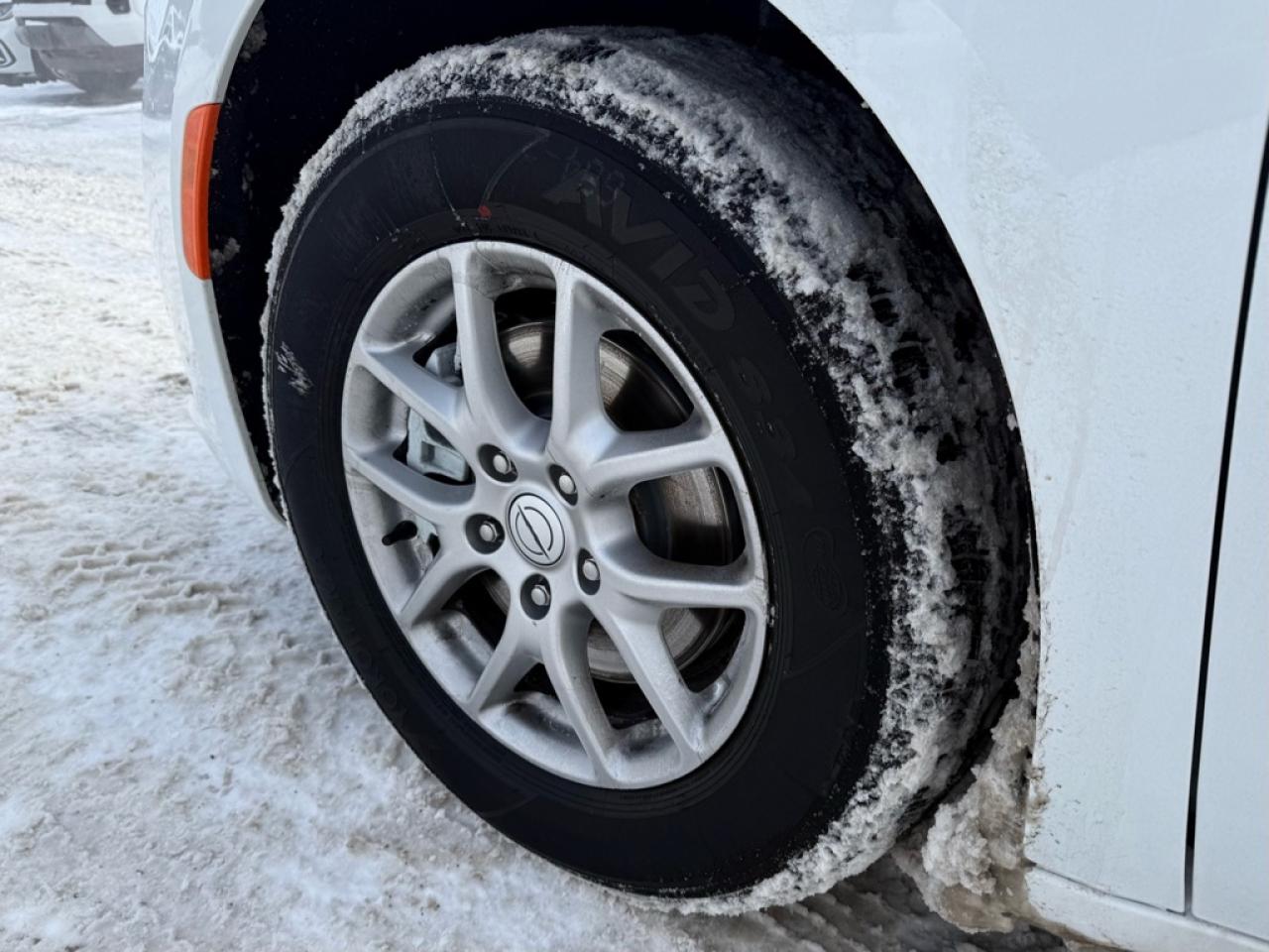 2026 Chrysler Pacifica Select  - Apple CarPlay - $159.40 /Wk Photo