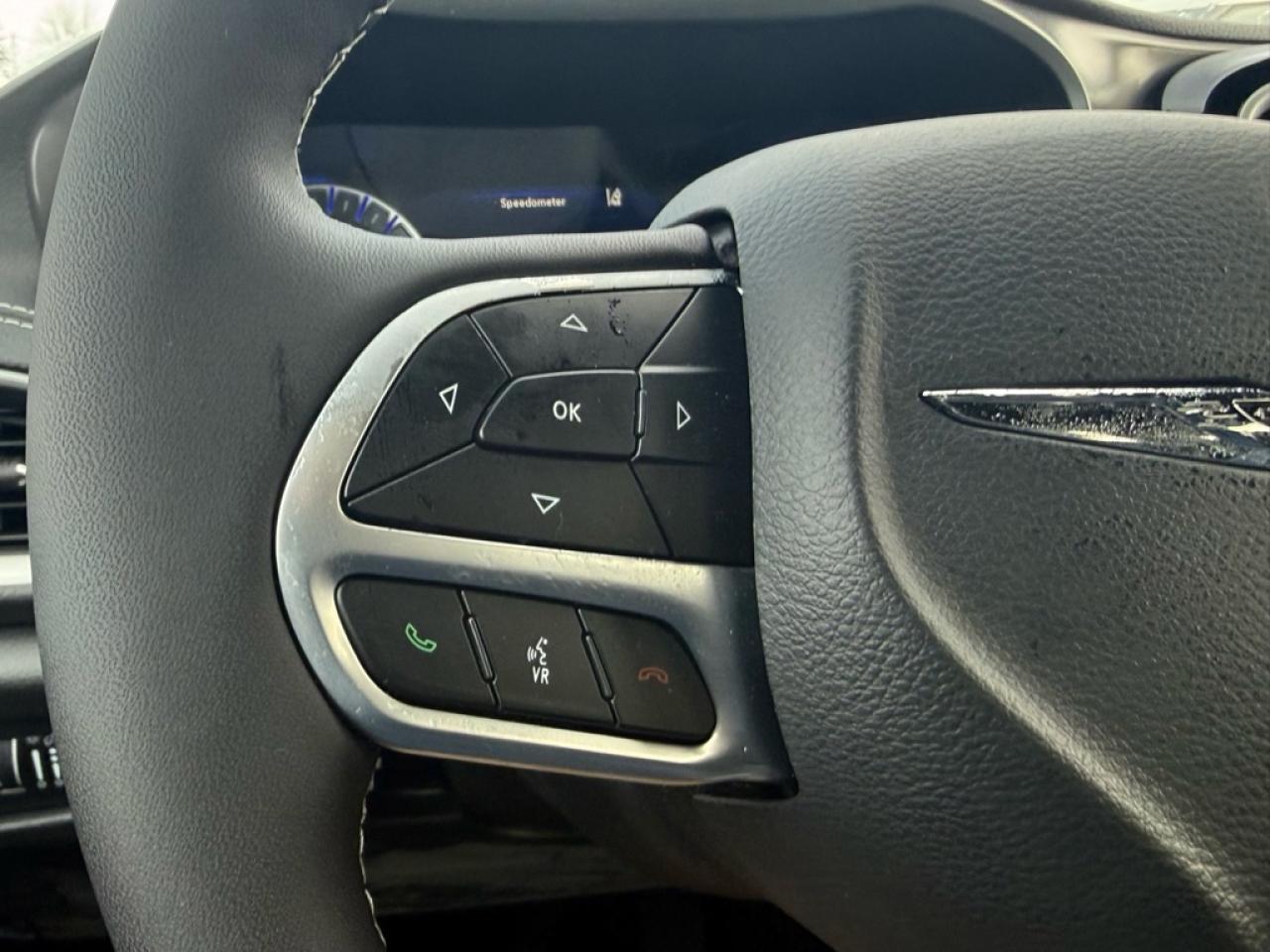 2026 Chrysler Pacifica Select  - Apple CarPlay - $159.40 /Wk Photo