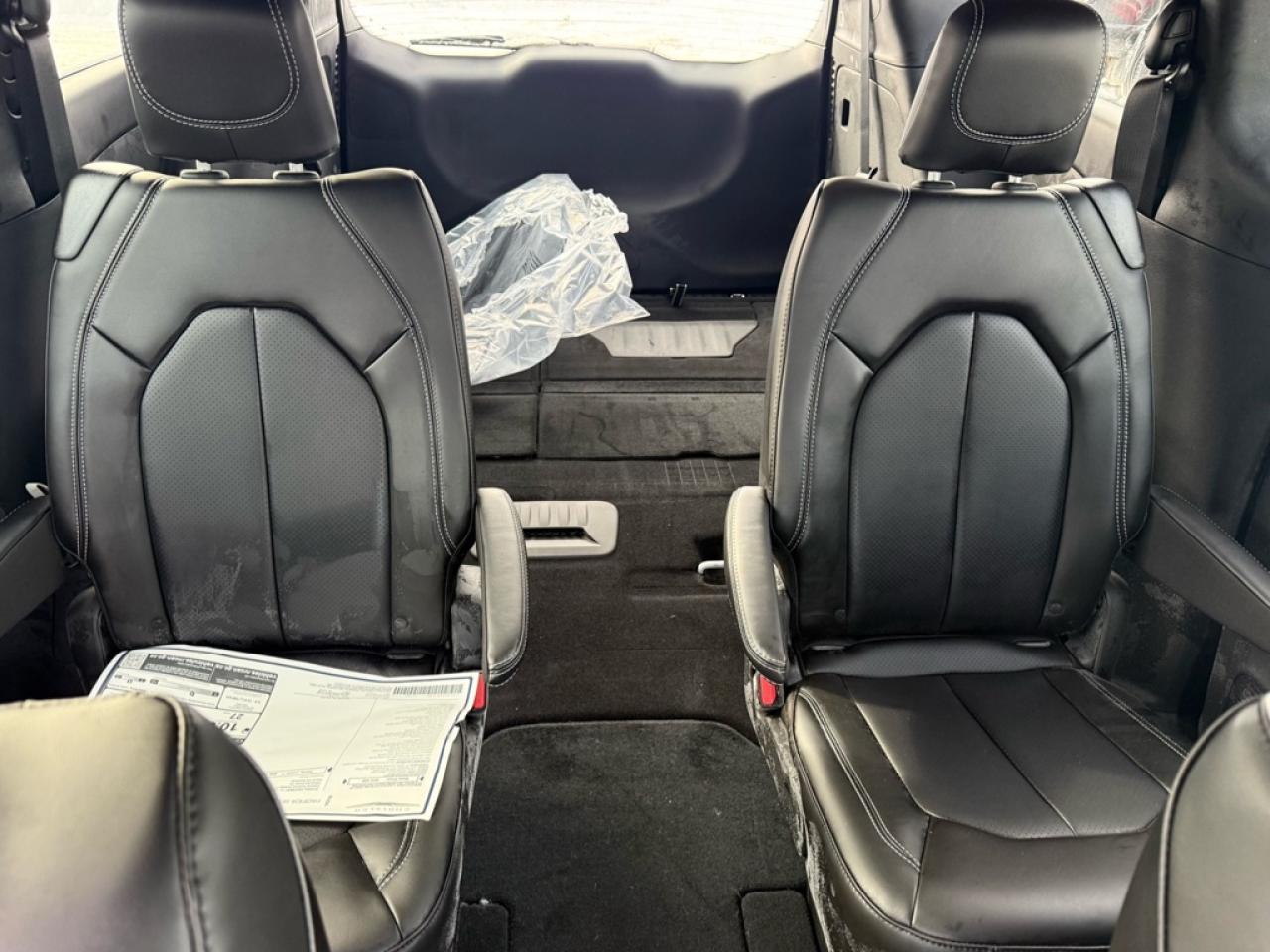 2026 Chrysler Pacifica Select  - Apple CarPlay - $159.40 /Wk Photo