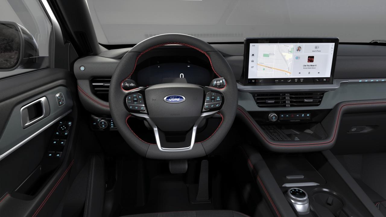 2025 Ford Explorer ST-Line Photo4