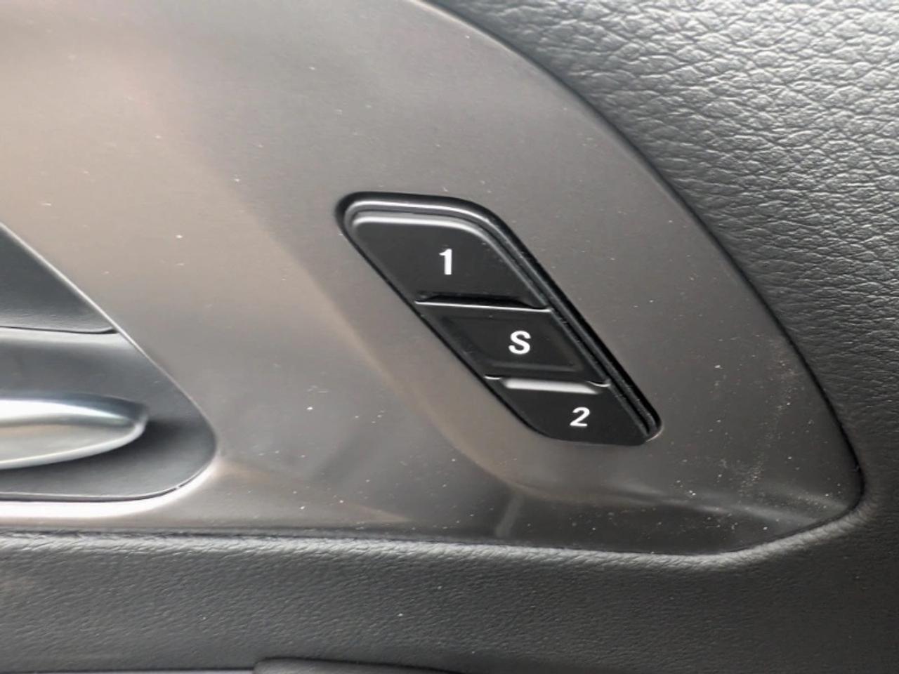 2026 Chrysler Pacifica Select Photo