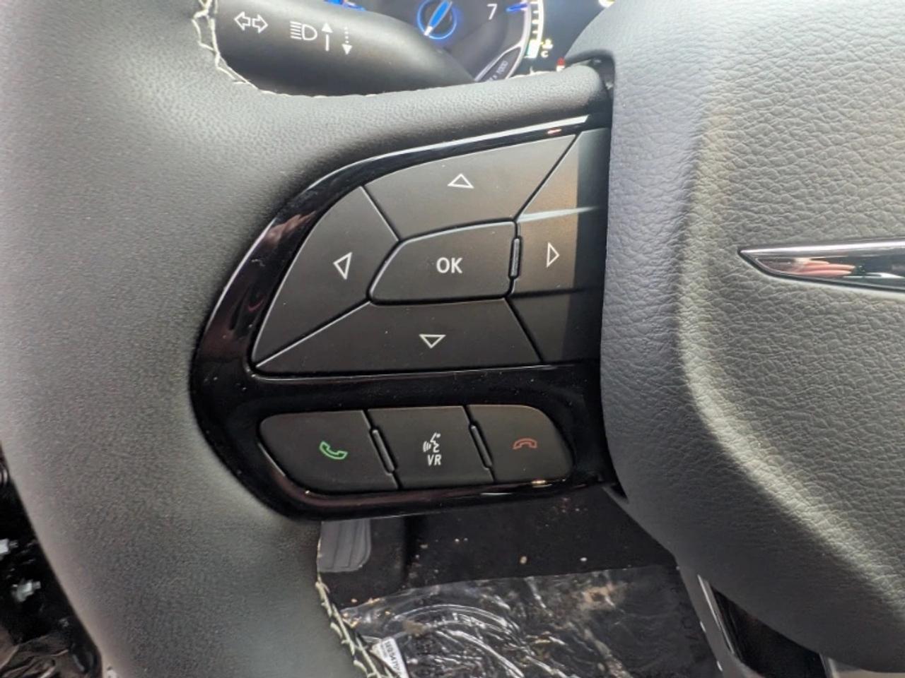 2026 Chrysler Pacifica Select Photo