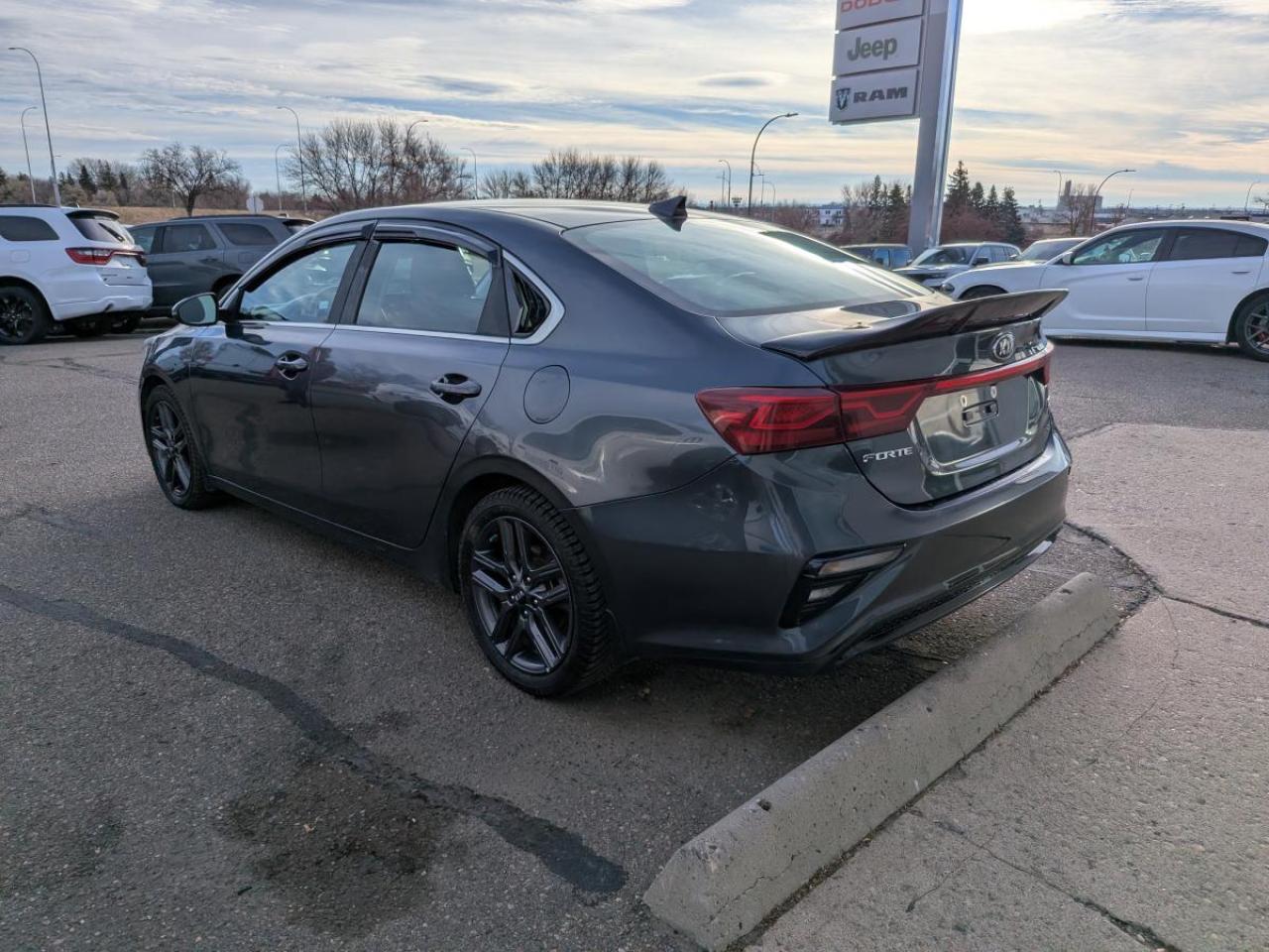 2021 Kia Forte EX IVT Photo