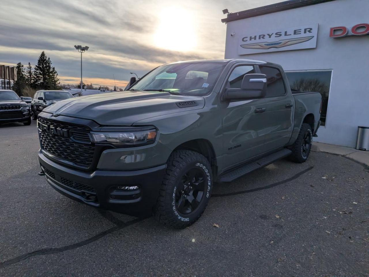 2026 RAM 1500 Warlock 4x4 Crew Cab 5'7" Box Photo2