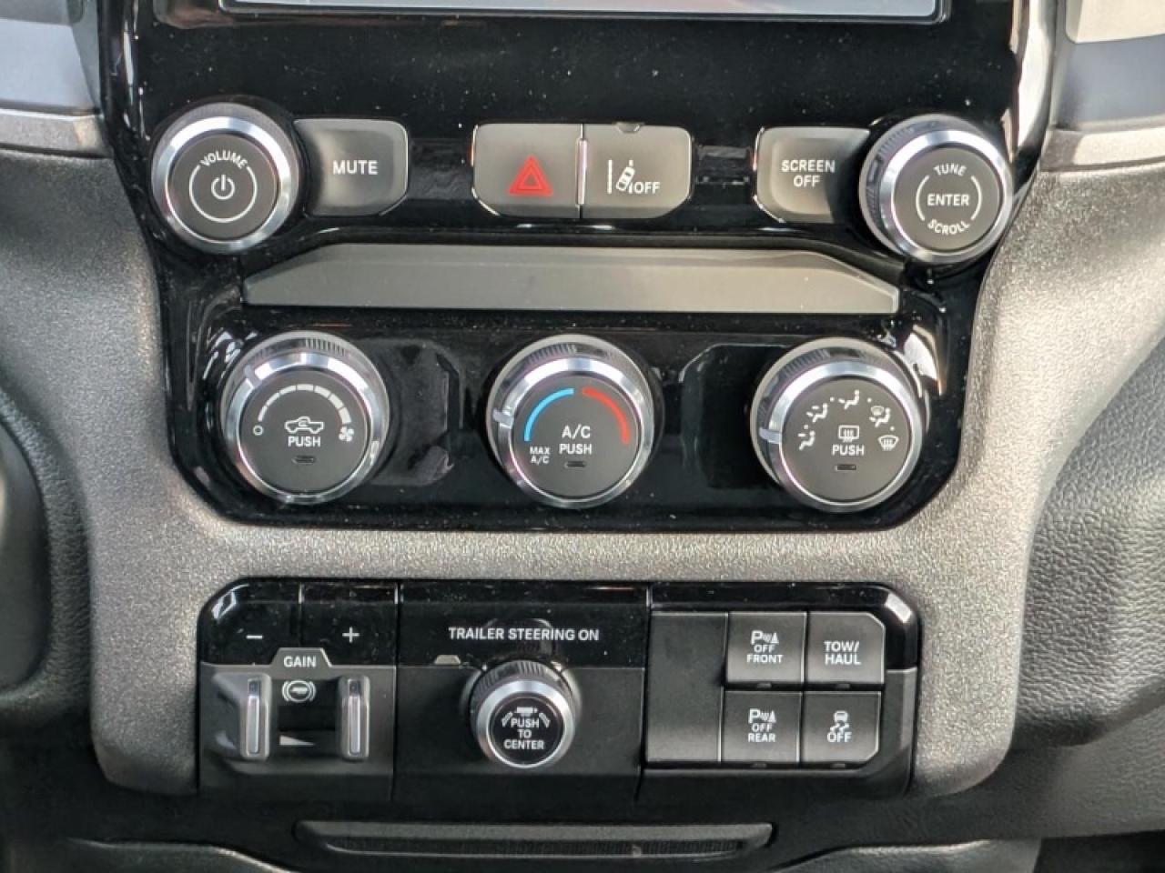 2026 RAM 1500 WARLOCK CREW 5'7" 4X4 3.0L 8AT Photo