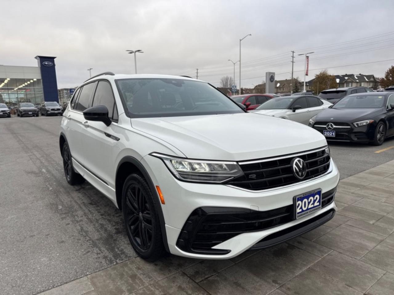 2022 Volkswagen Tiguan Comfortline R-Line Black Edition Photo3