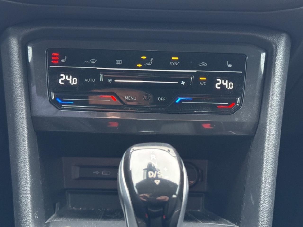 2022 Volkswagen Tiguan Comfortline R-Line Black Edition Photo