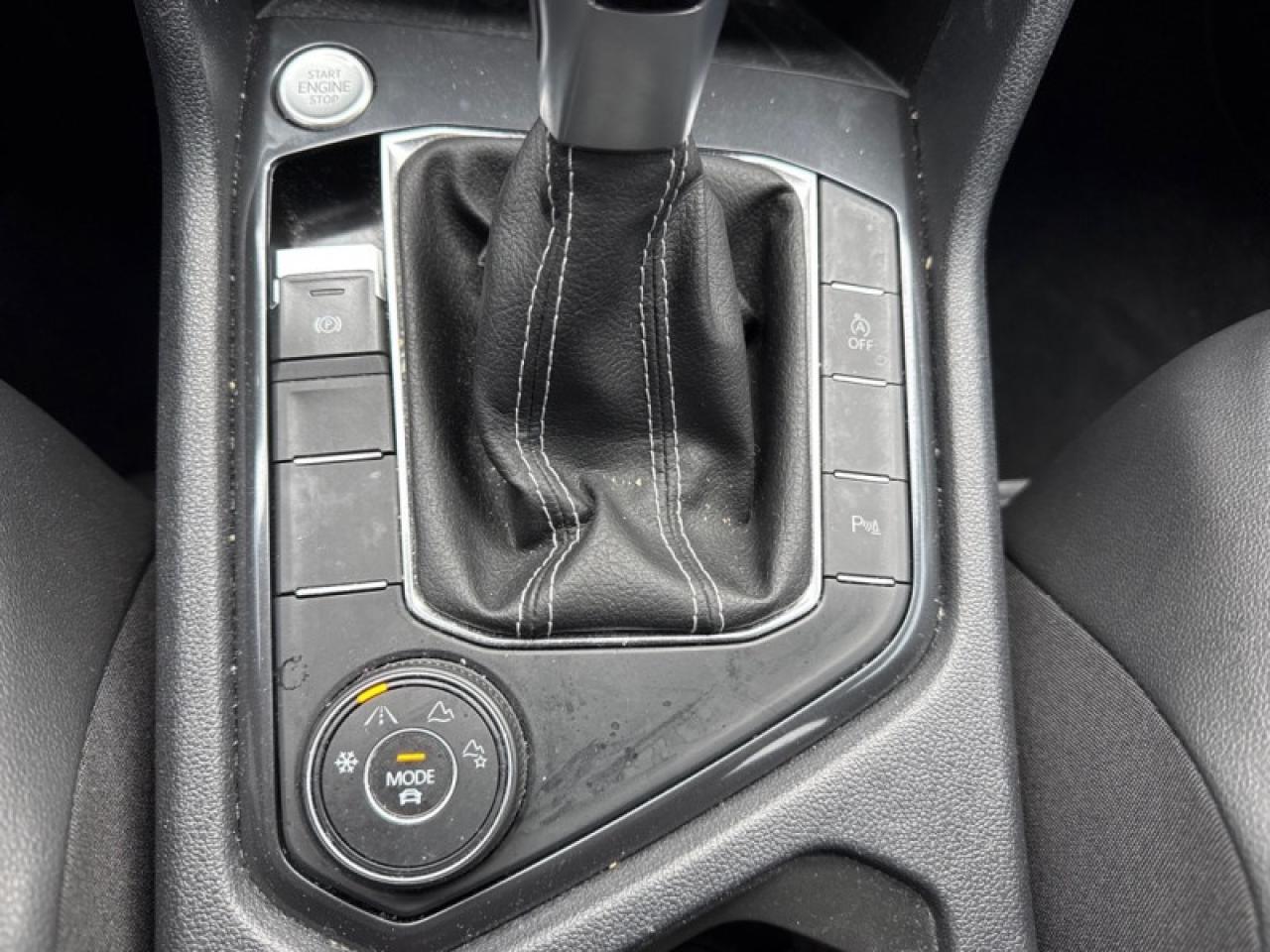 2022 Volkswagen Tiguan Comfortline R-Line Black Edition Photo