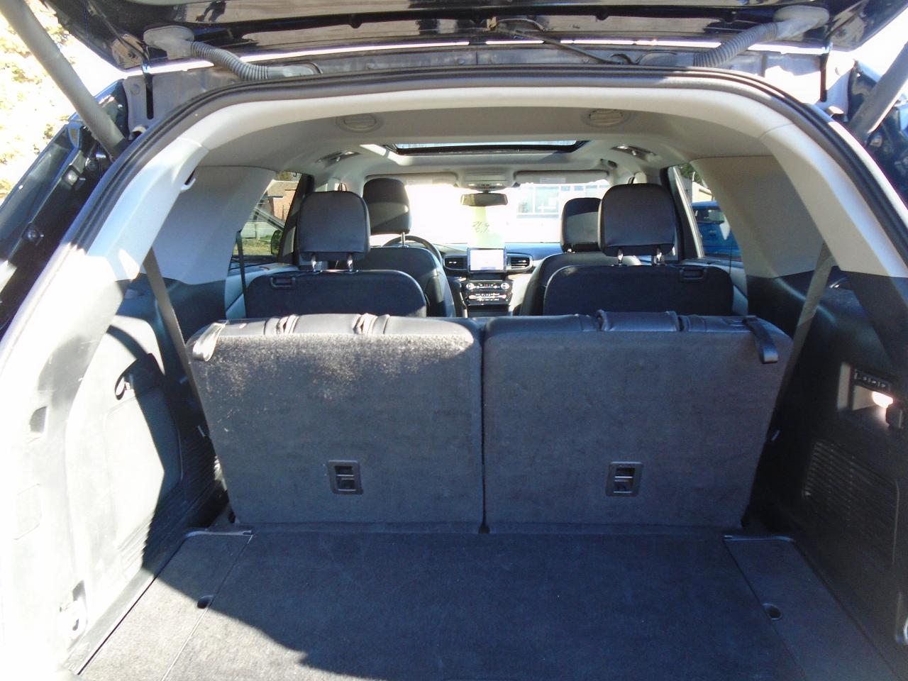 2023 Ford Explorer LIMITED Photo3