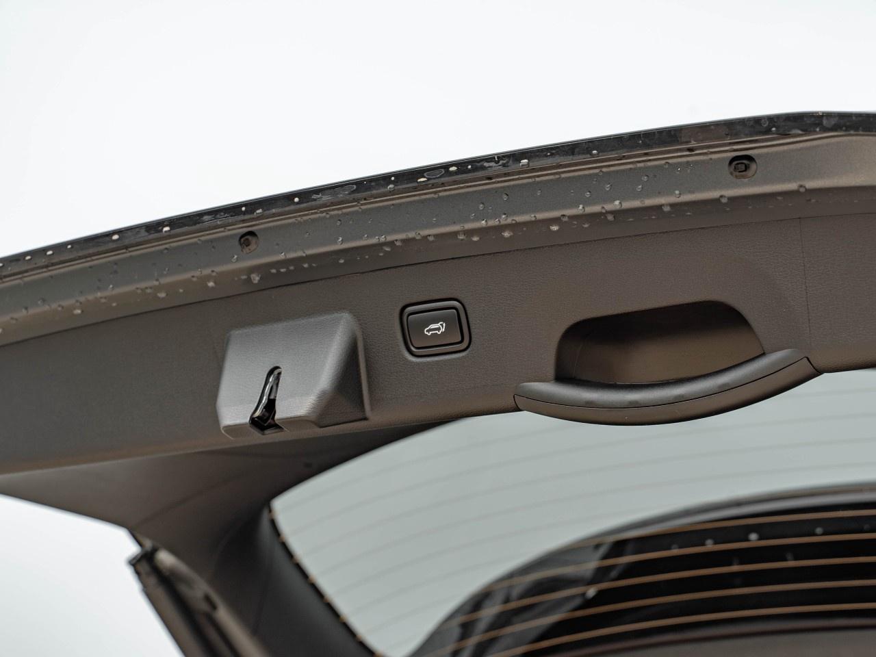 2026 Kia Sportage EX Premium AWD w/Red Interior Photo