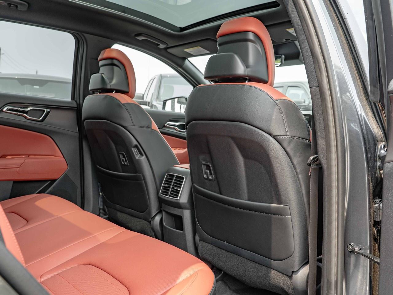 2026 Kia Sportage EX Premium AWD w/Red Interior Photo