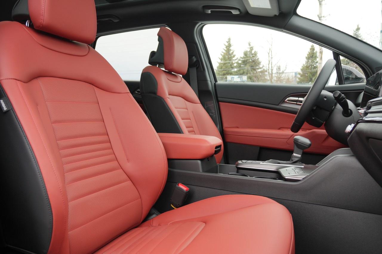 2026 Kia Sportage EX Premium AWD w/Red Interior Photo