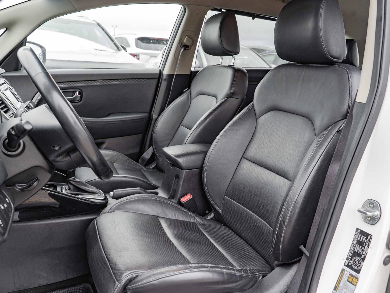 2017 Kia Rondo 4dr Wgn Auto EX Photo