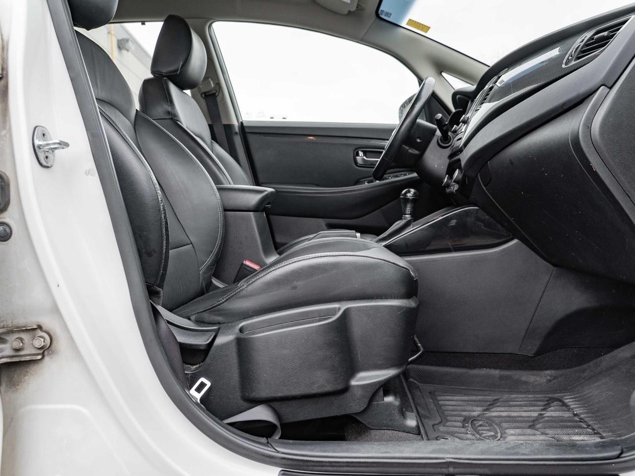 2017 Kia Rondo 4dr Wgn Auto EX Photo