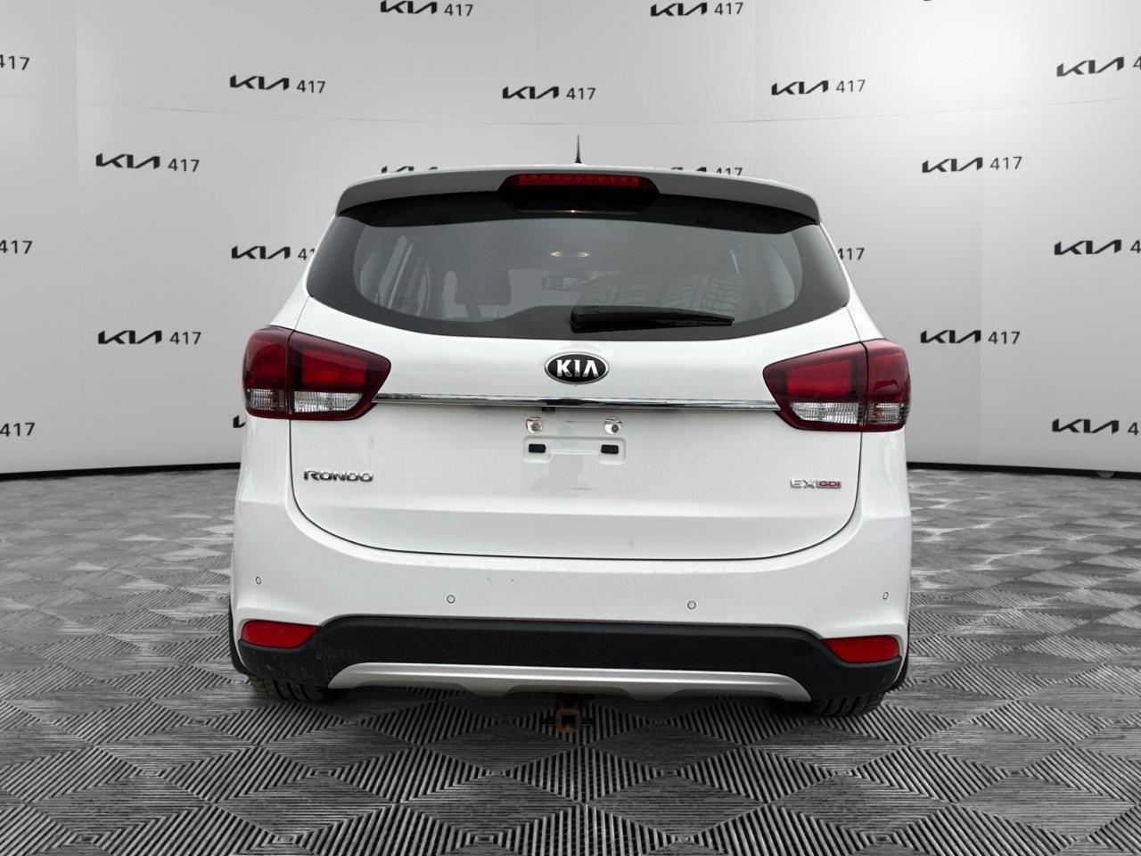2017 Kia Rondo 4dr Wgn Auto EX Photo