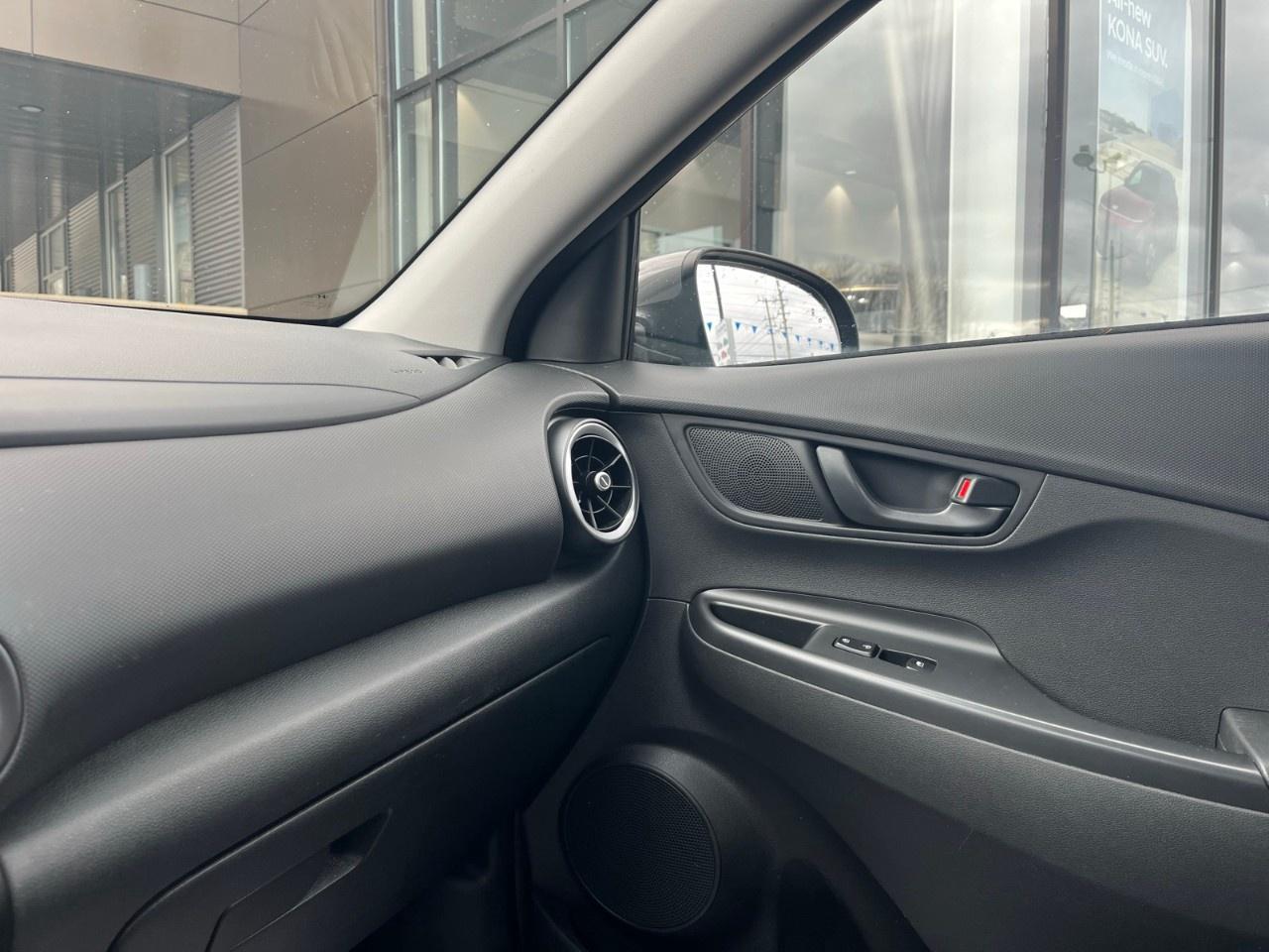 2022 Hyundai KONA 2.0L Preferred AWD Photo