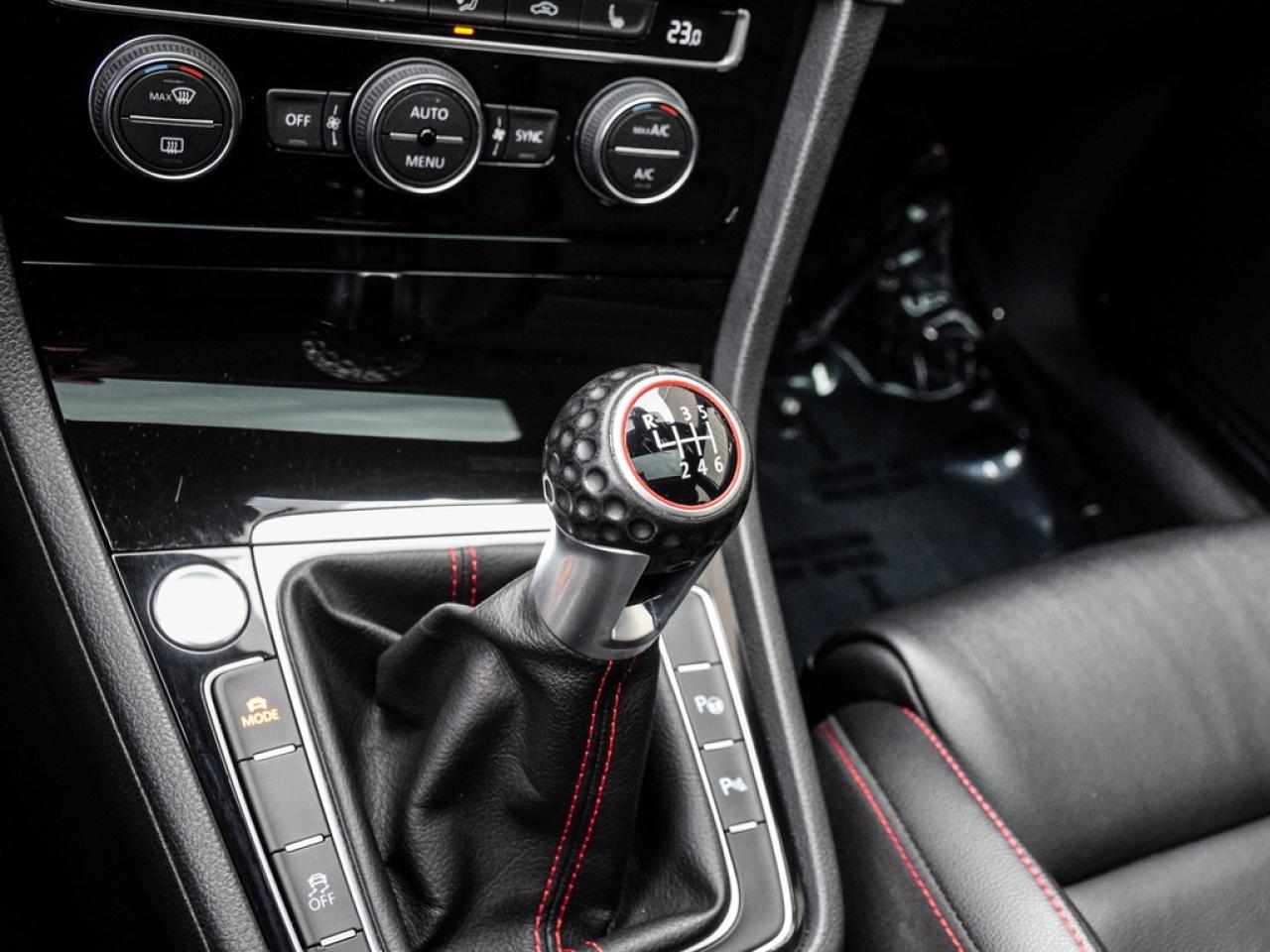 2020 Volkswagen Golf GTI Photo