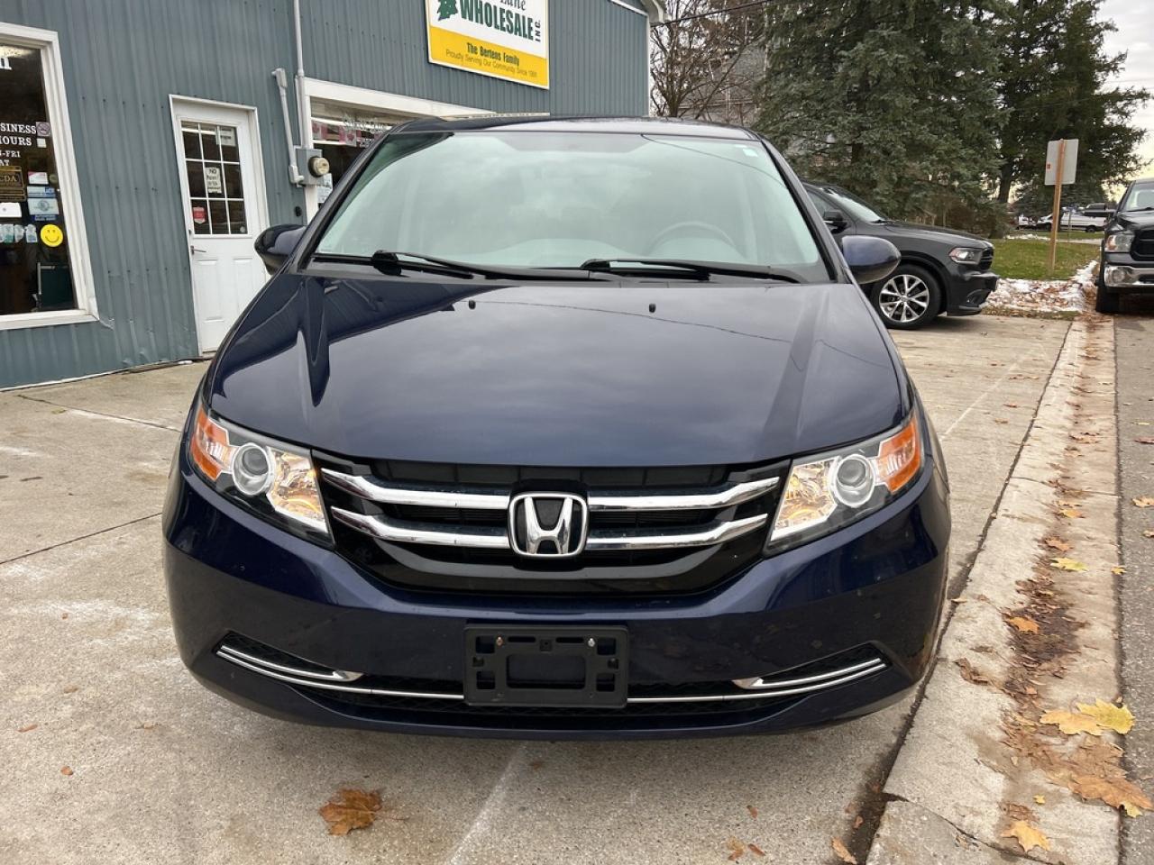 2016 Honda Odyssey EX  ** A  REAL  BEAUTY ! ** Photo2