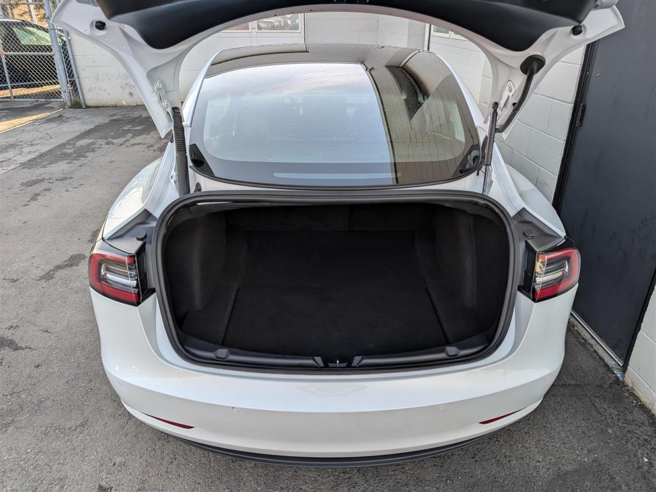 2021 Tesla Model 3 STANDARD RANGE PLUS Photo