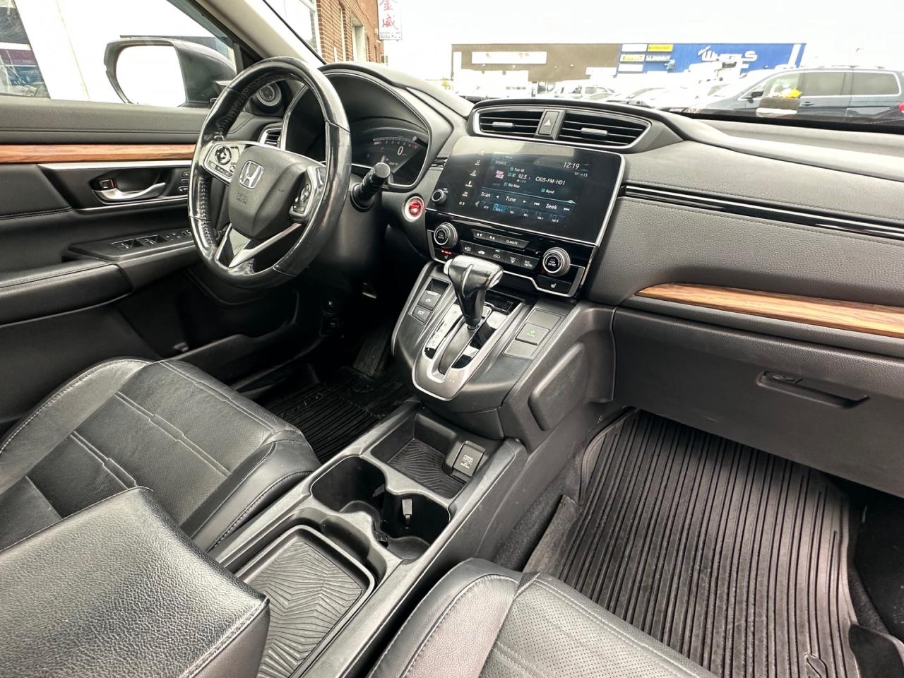 2019 Honda CR-V Touring Photo