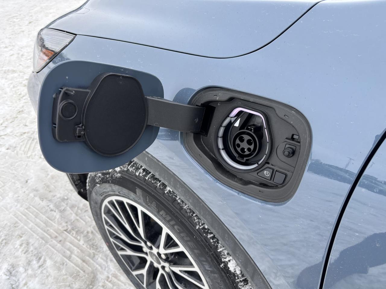 2026 Ford Escape PHEV FWD, PANORAMIC ROOF, PREMIUM PKG Photo