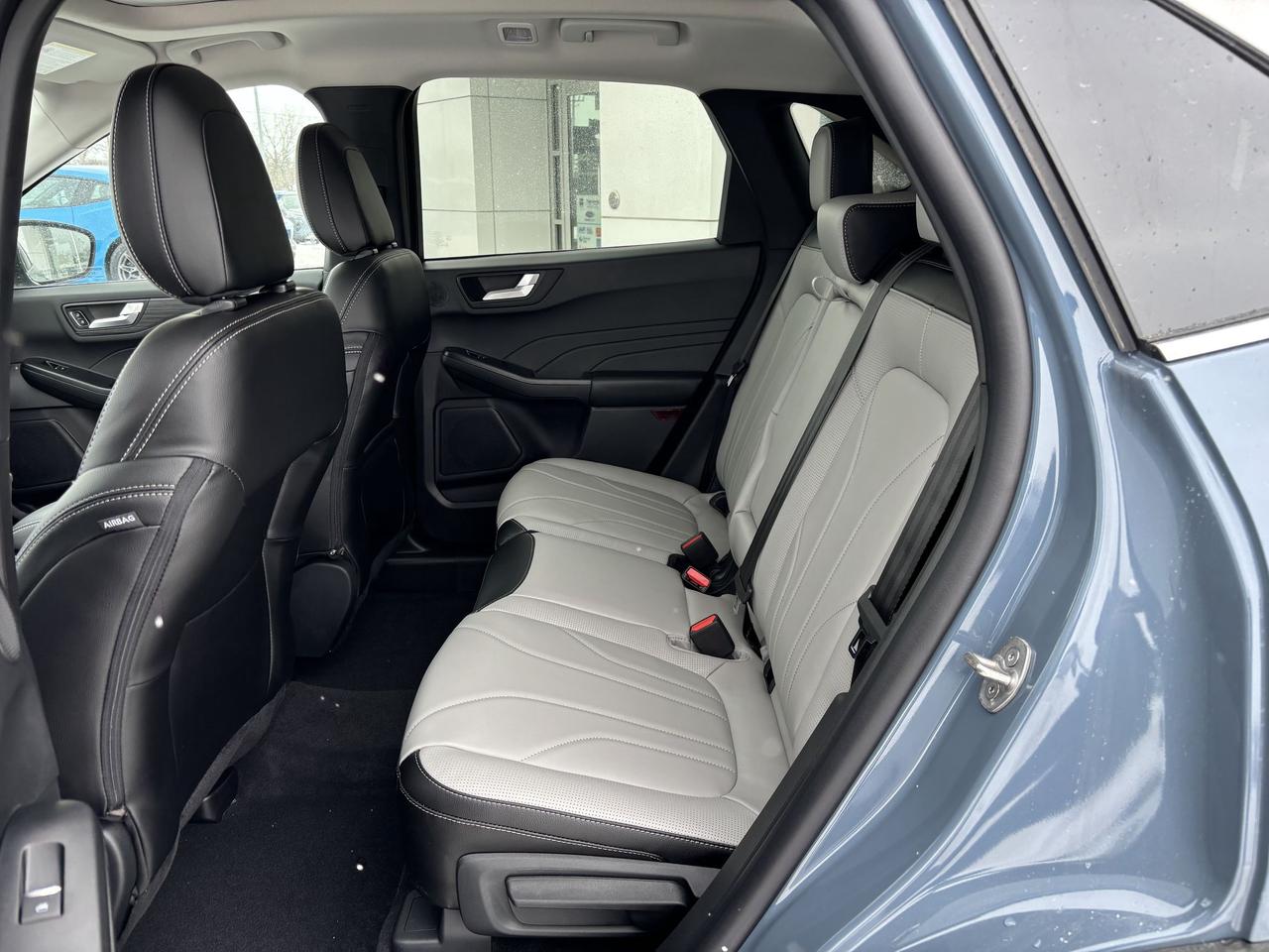 2026 Ford Escape PHEV FWD, PANORAMIC ROOF, PREMIUM PKG Photo