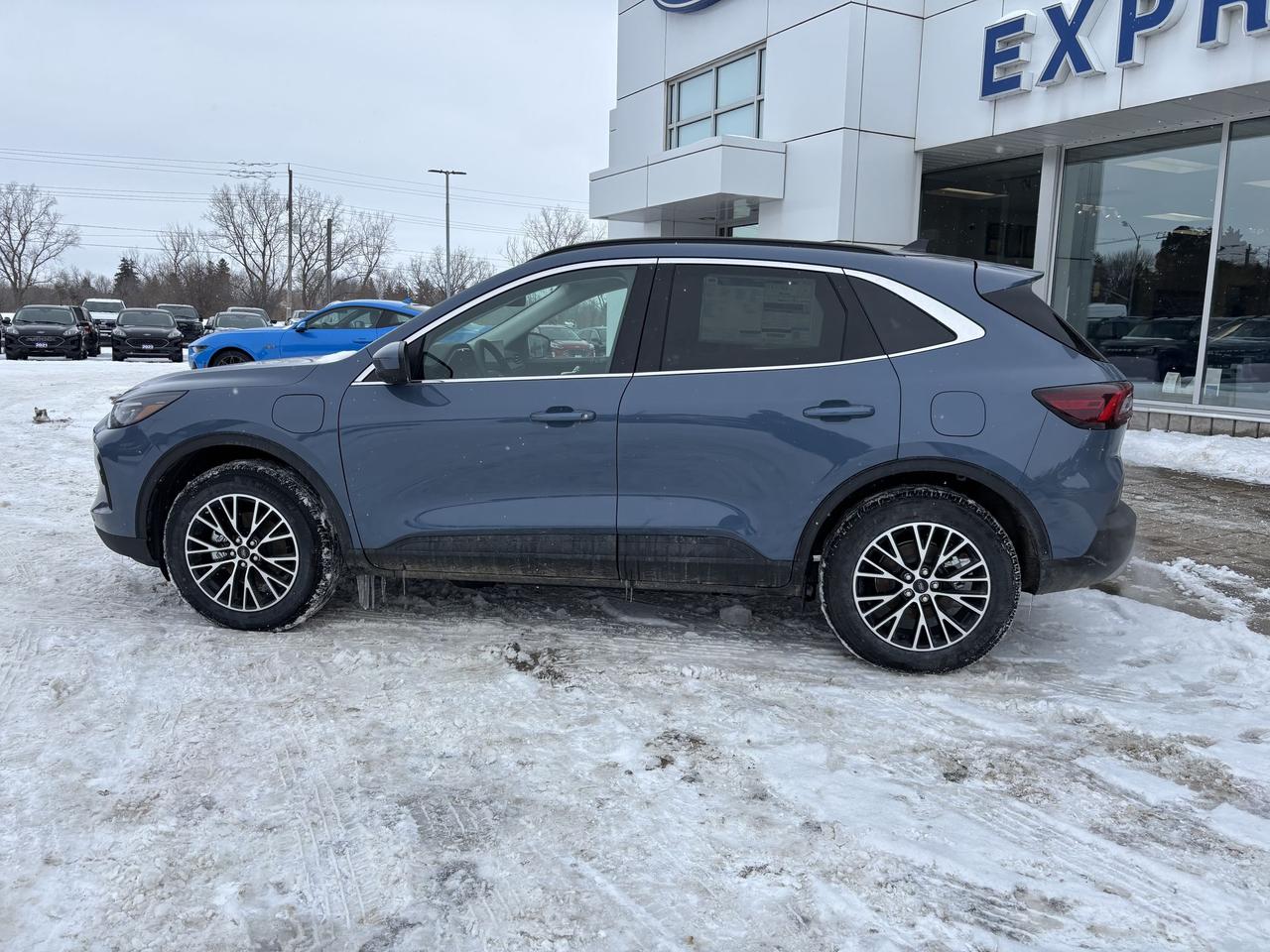 2026 Ford Escape PHEV FWD, PANORAMIC ROOF, PREMIUM PKG Photo