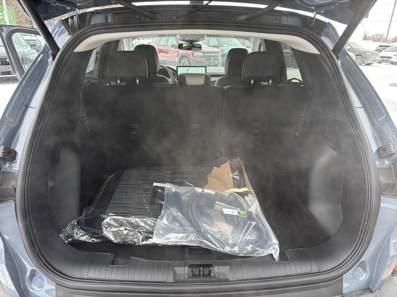 2026 Ford Escape PHEV FWD, PANORAMIC ROOF, PREMIUM PKG Photo