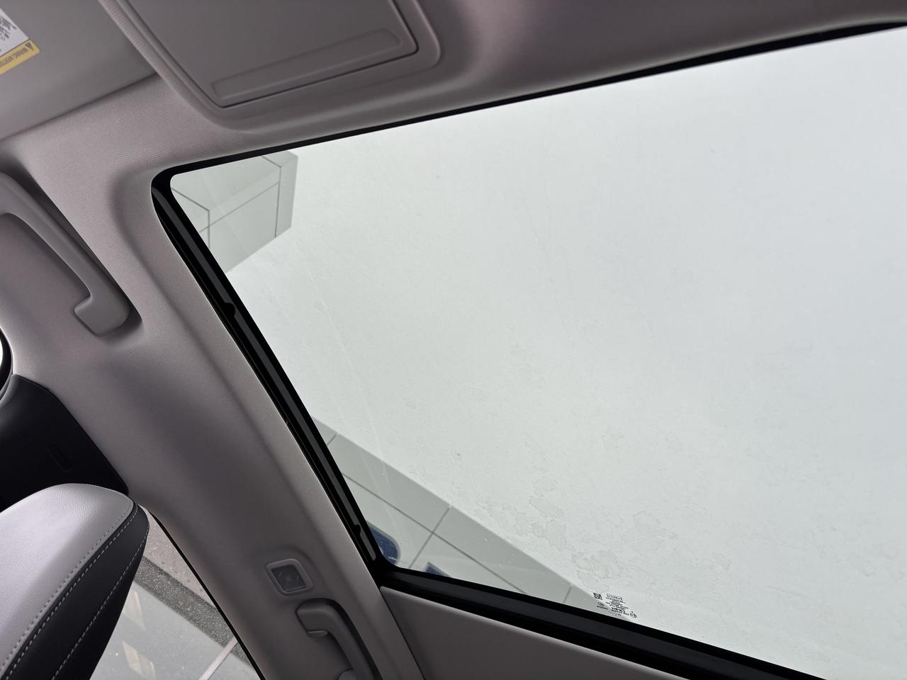 2026 Ford Escape PHEV FWD, PANORAMIC ROOF, PREMIUM PKG Photo