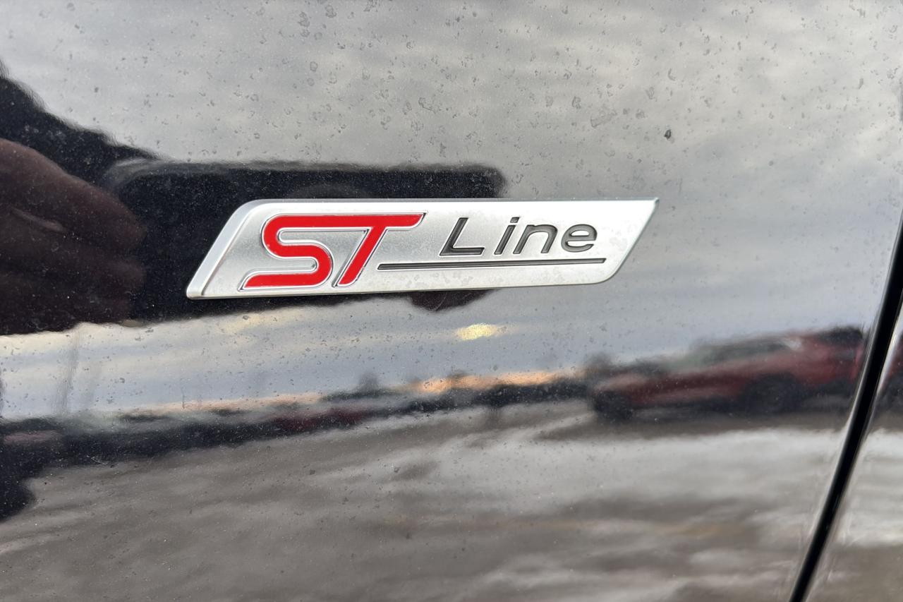 2026 Ford Escape ST-LINE SELECT, PANORAMIC ROOF, TECH PKG 2 Photo