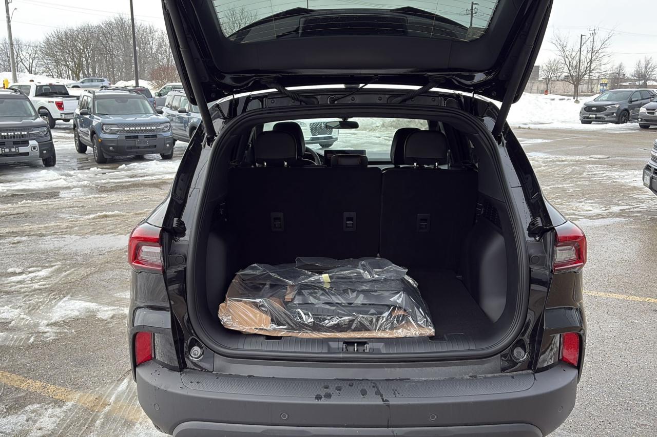 2026 Ford Escape ST-LINE SELECT, PANORAMIC ROOF, TECH PKG 2 Photo