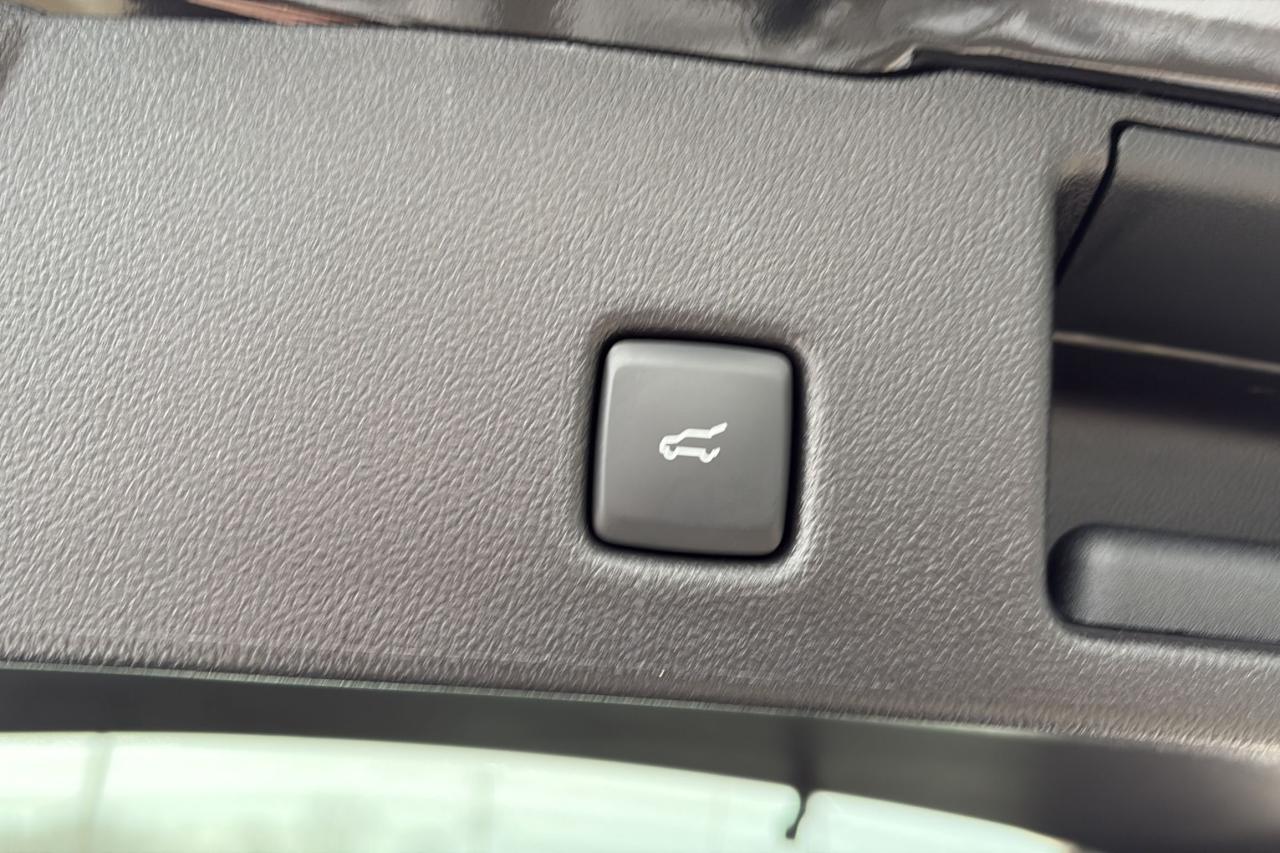 2026 Ford Escape ST-LINE SELECT, PANORAMIC ROOF, TECH PKG 2 Photo