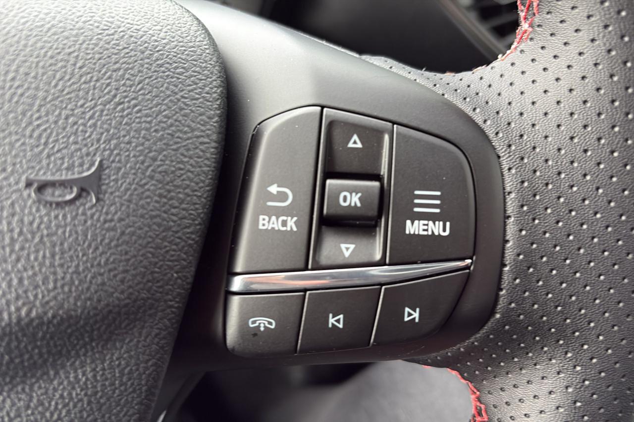 2026 Ford Escape ST-LINE SELECT, PANORAMIC ROOF, TECH PKG 2 Photo