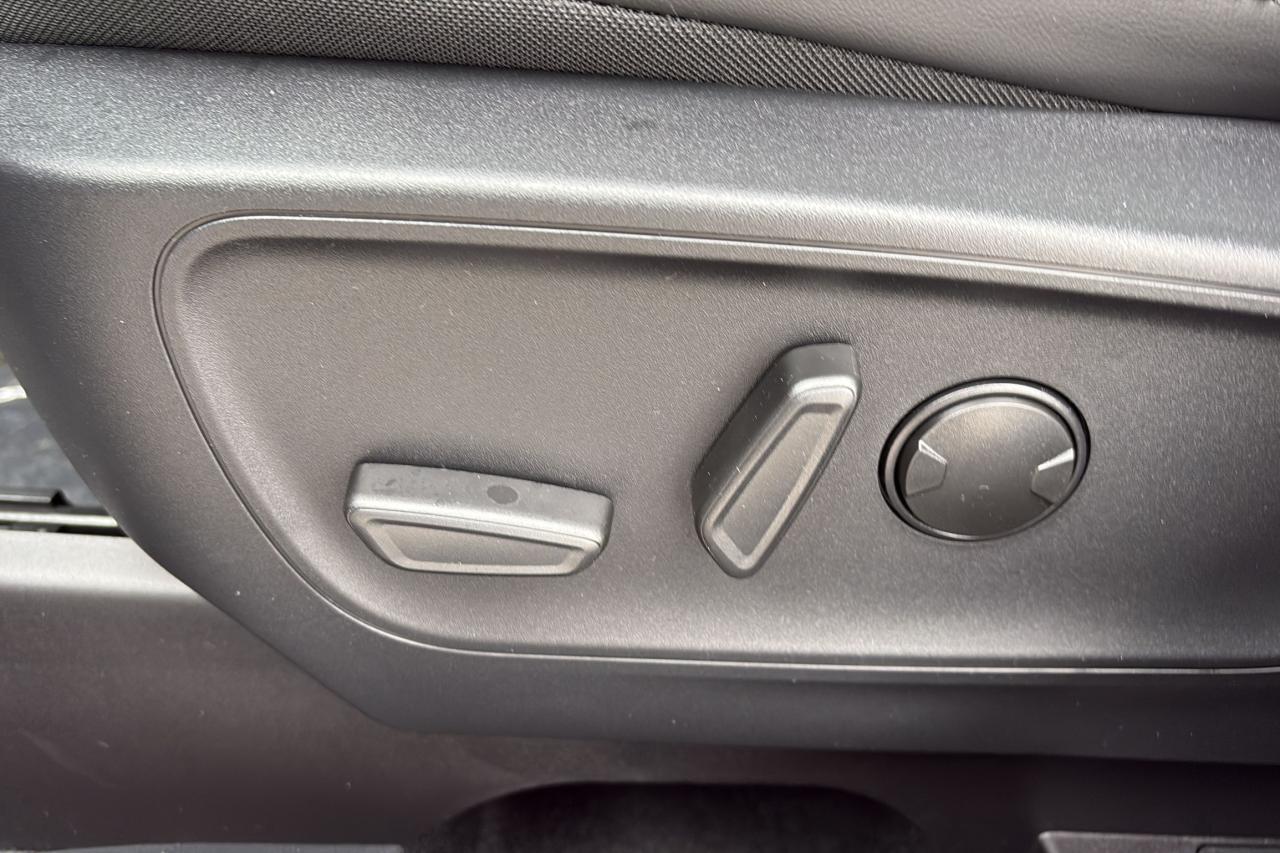 2026 Ford Escape ST-LINE SELECT, PANORAMIC ROOF, TECH PKG 2 Photo