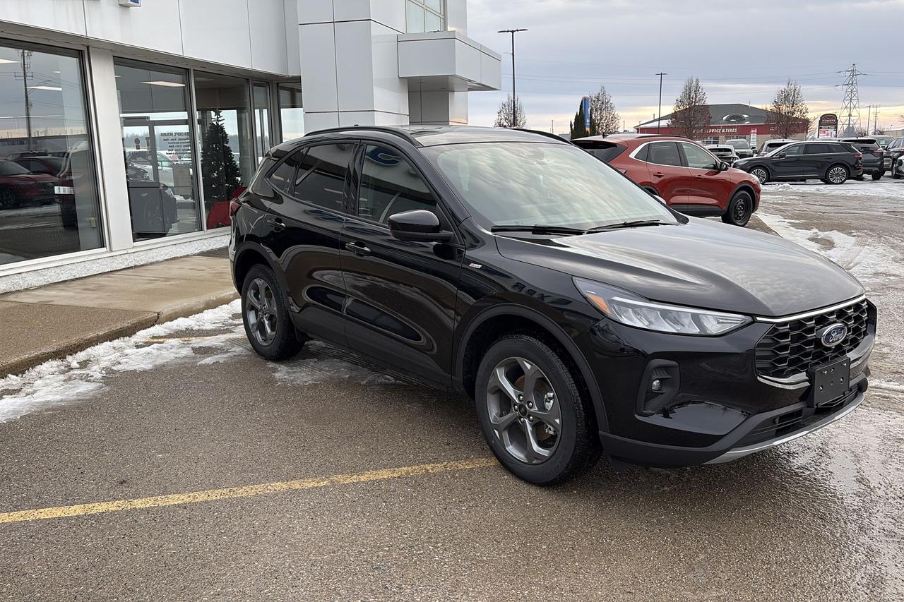 2026 Ford Escape ST-LINE SELECT, PANORAMIC ROOF, TECH PKG 2 Photo2