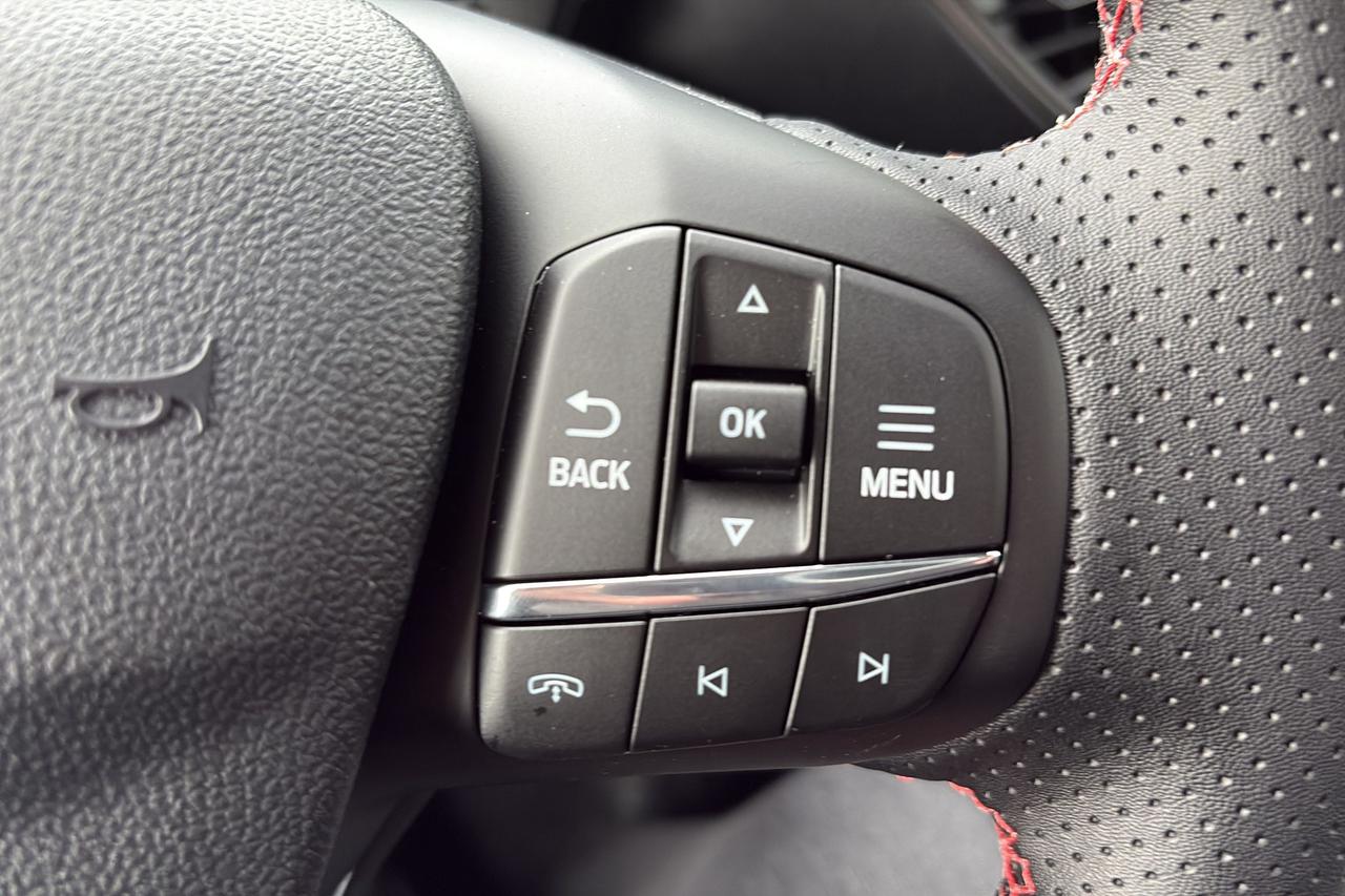 2026 Ford Escape ST-LINE SELECT, PANORAMIC ROOF, TECH PKG 2 Photo