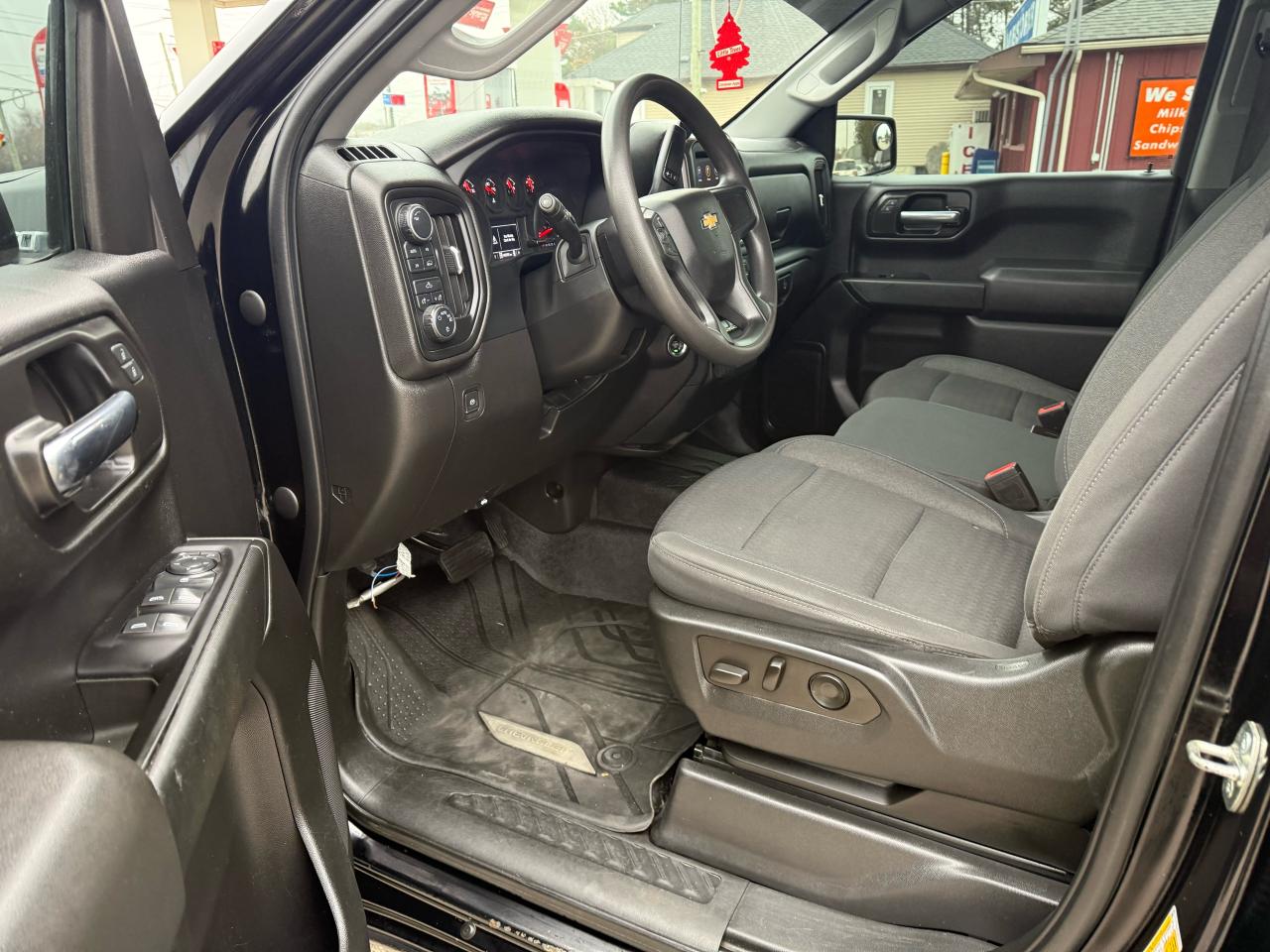 2022 Chevrolet Silverado 1500 Custom Photo4