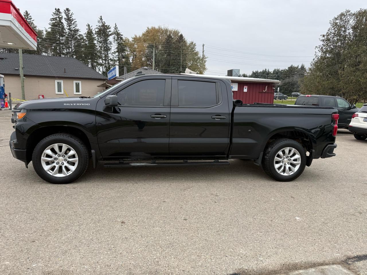 2022 Chevrolet Silverado 1500 Custom Photo3