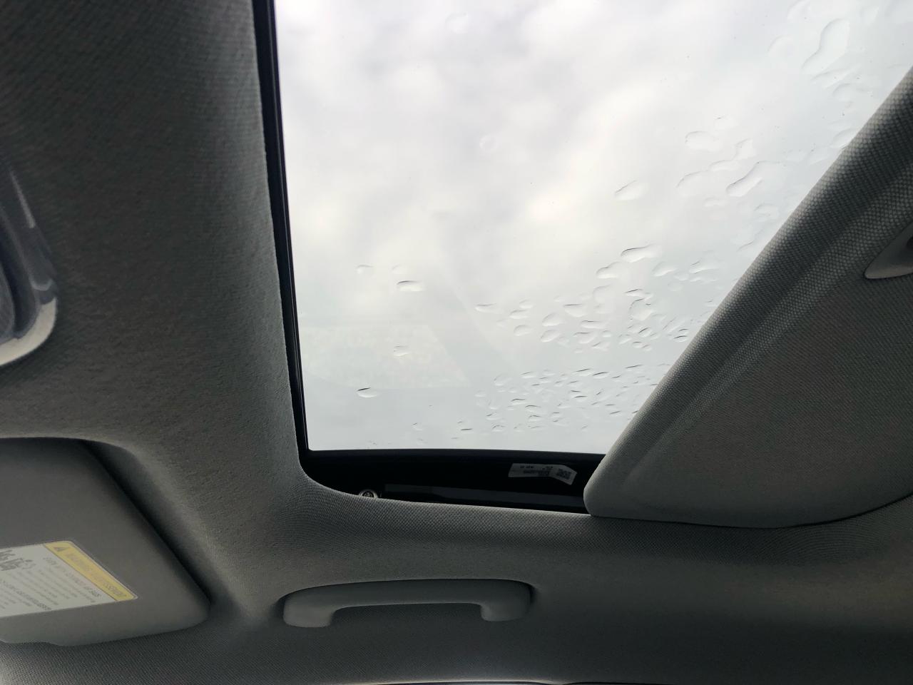 2024 Hyundai Elantra Luxury - Photo #10