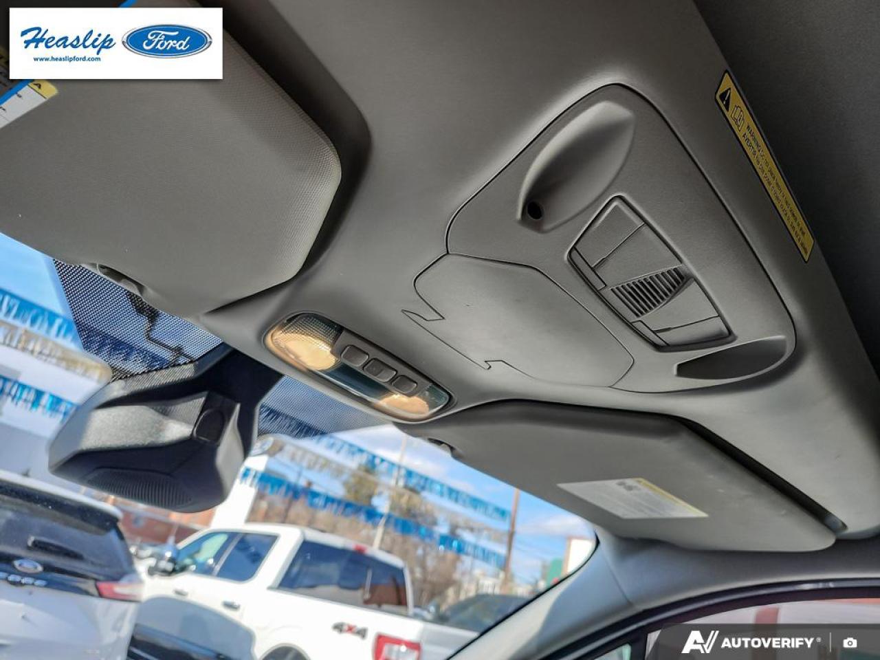 2022 Ford Transit Connect Van XLT Photo5