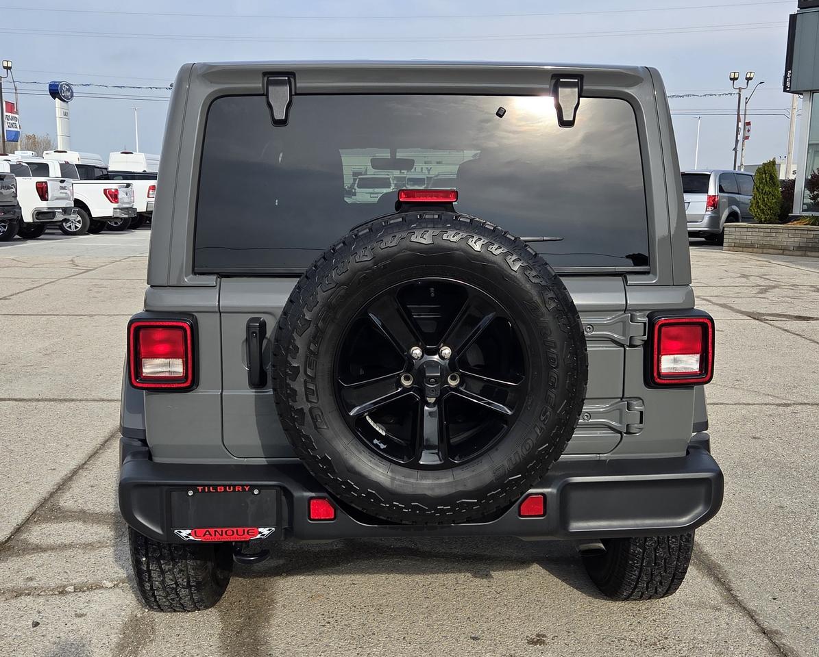 2023 Jeep Wrangler Sahara Altitude Photo