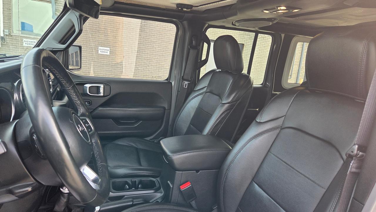 2023 Jeep Wrangler Sahara Altitude Photo