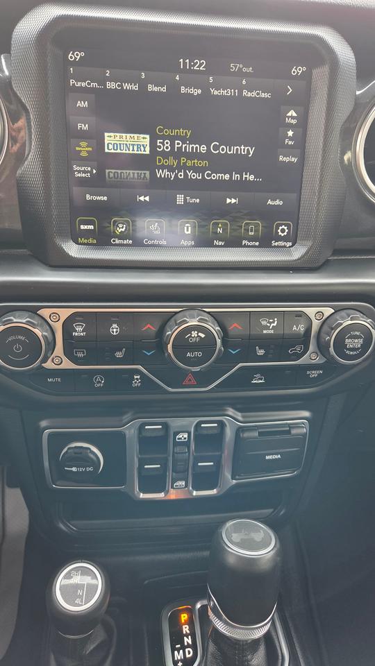 2023 Jeep Wrangler Sahara Altitude Photo