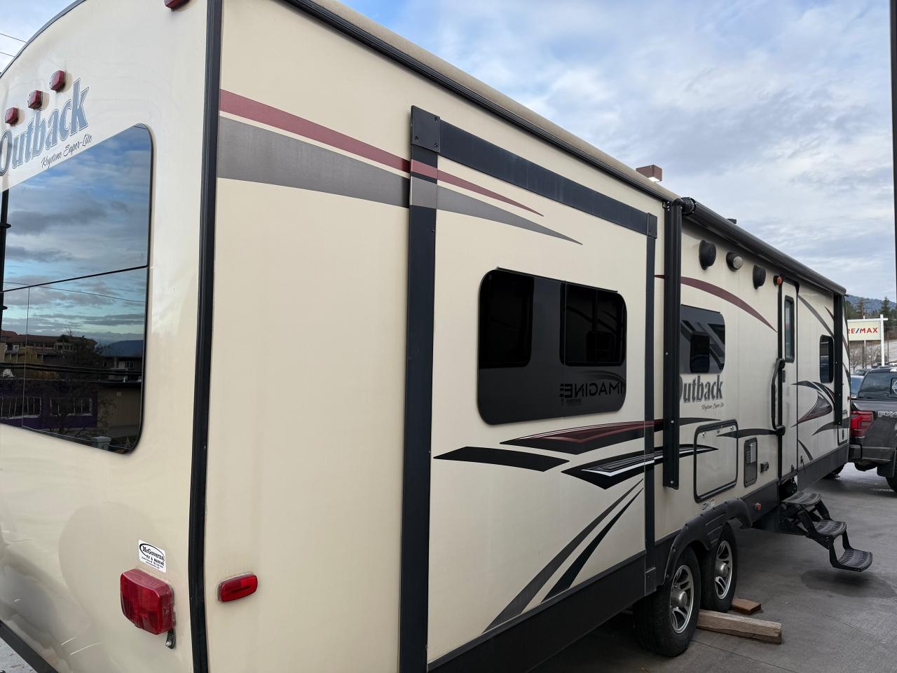 2015 Keystone Outback 298RE Photo5