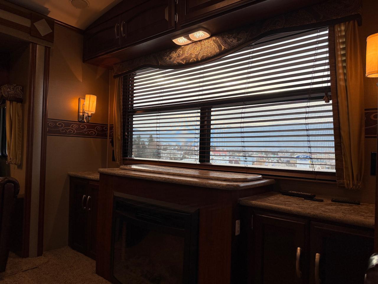 2015 Keystone Outback 298RE Photo5