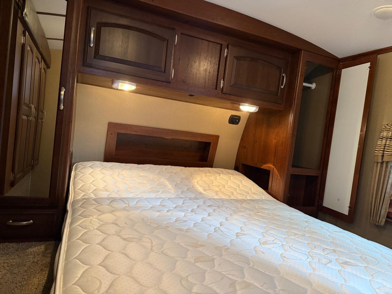 2015 Keystone Outback 298RE Photo5