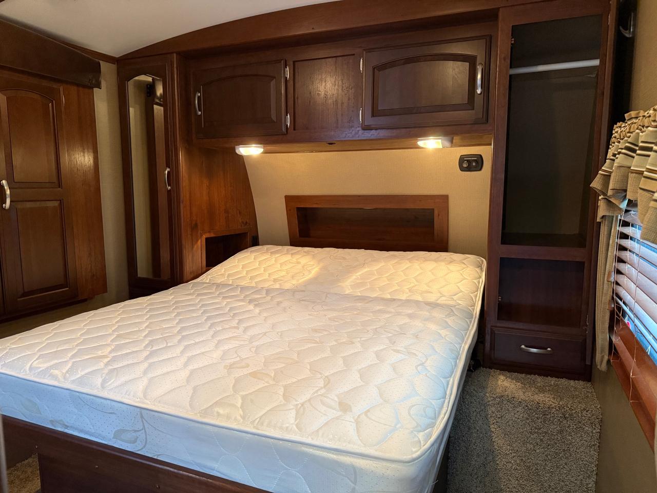 2015 Keystone Outback 298RE Photo5