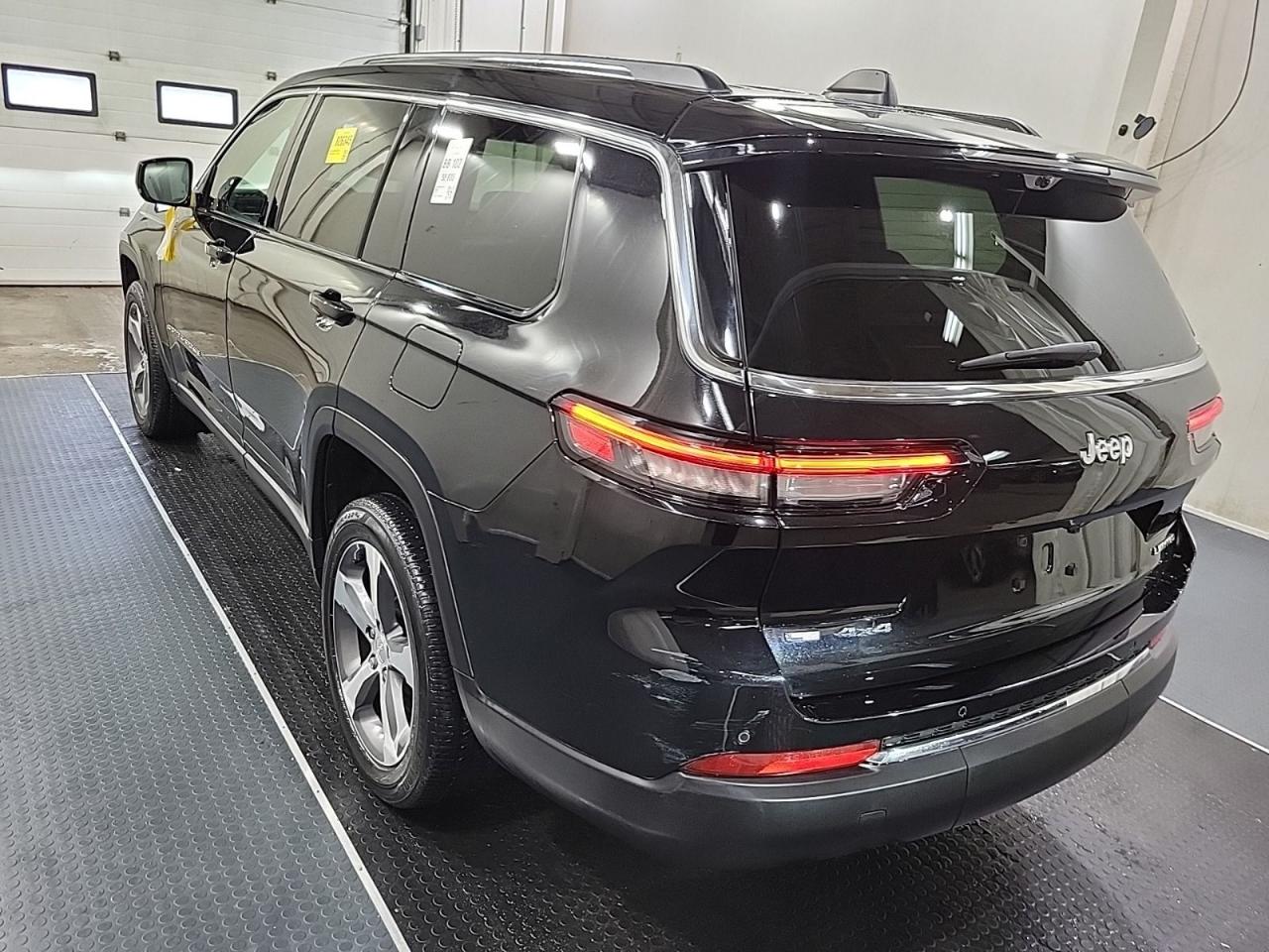 2023 Jeep Grand Cherokee Limited Photo3